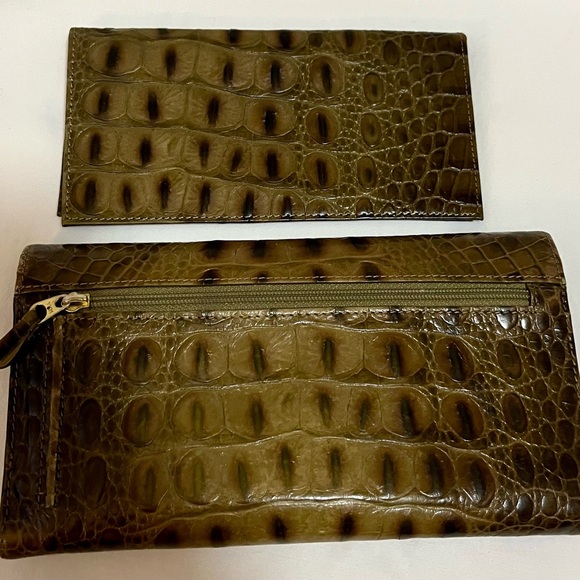 Brahmin Olive Crocodile Embossed Wallet Set - Picture 10 of 15
